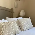 里歇家庭旅馆 2* 莱萨布勒-多洛讷
