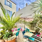 酒店 里歇家庭旅馆 莱萨布勒-多洛讷