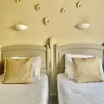里歇家庭旅馆 2* 莱萨布勒-多洛讷