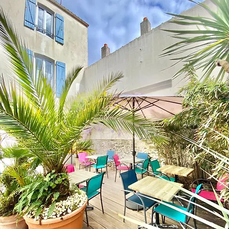 酒店 里歇家庭旅馆 莱萨布勒-多洛讷