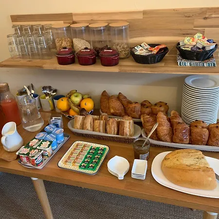 メゾン リシェ 2* レ・サ​​ーブル・ドロンヌ